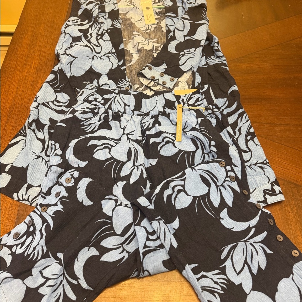 Black & Light Blue Floral Button-Accent Two-Piece Set